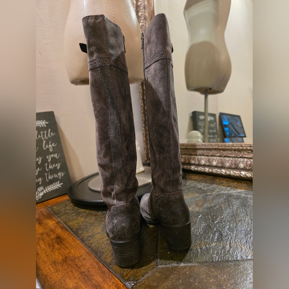 Born 'Fannar' Suede Distressed Gray Knee-High Riding Boots. Sz 6M - Picture 5 of 11